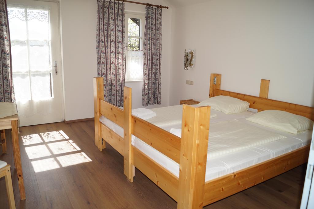 Hotel Youhey Am Wolfgangsee ストローブル エクステリア 写真