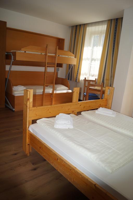 Hotel Youhey Am Wolfgangsee ストローブル エクステリア 写真