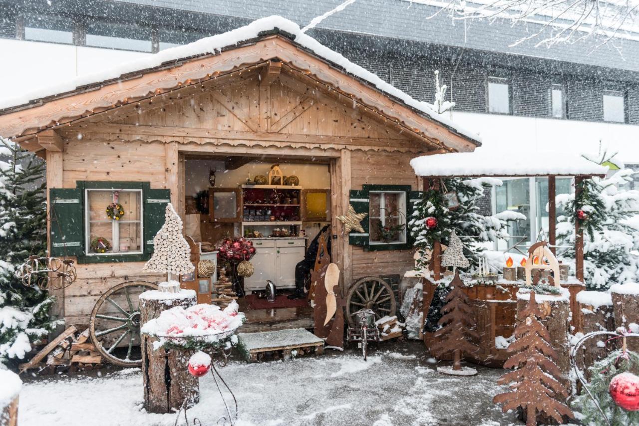 Hotel Youhey Am Wolfgangsee ストローブル エクステリア 写真