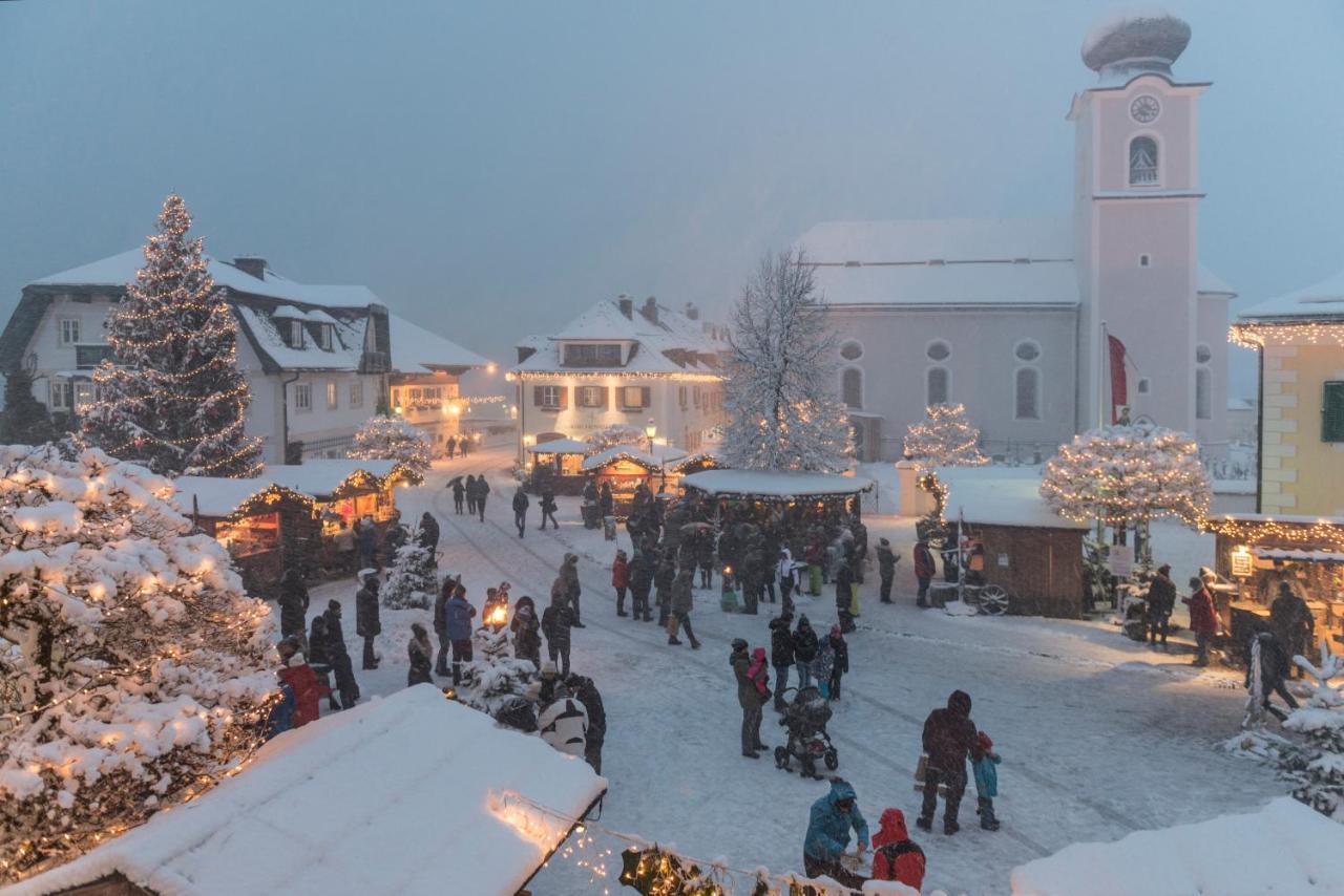 Hotel Youhey Am Wolfgangsee ストローブル エクステリア 写真